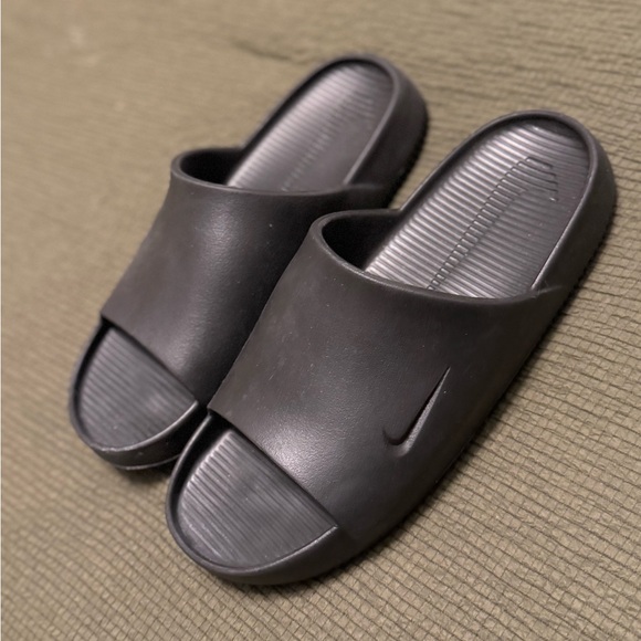 Men’s Nike Slides - Picture 2 of 2
